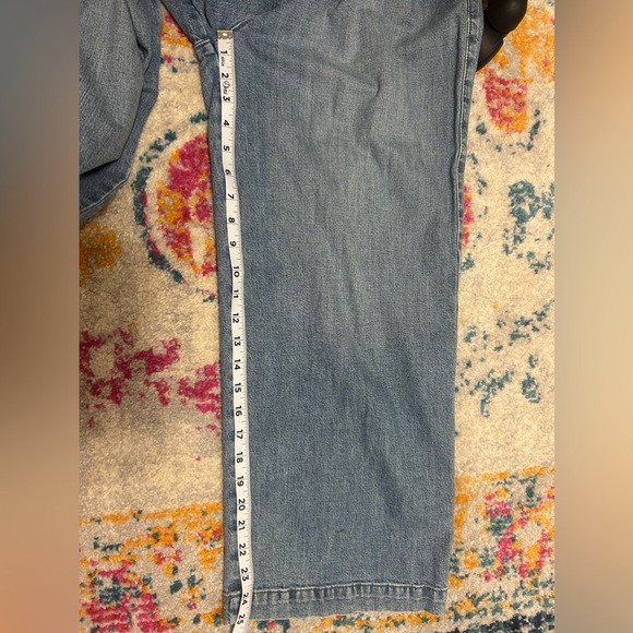 Madewell Pleated Wide-Leg Jeans in Kinnon Wash - Picture 7 of 7